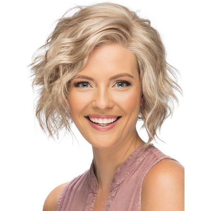8" Dark Blonde With Lightest Blonde Highlights Short Layered Bob Wigs With Texturized Waves And Side Swept Bangs